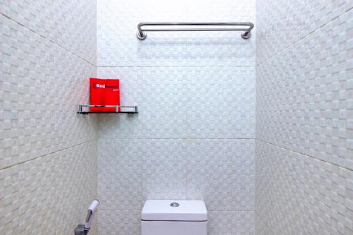 reddoorz syariah near btc fashion mall