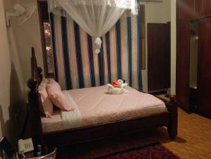 discovery courts hotel