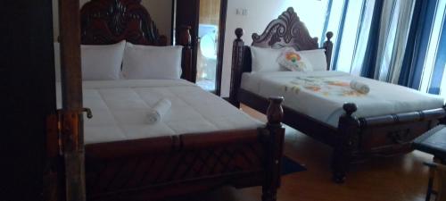 discovery courts hotel