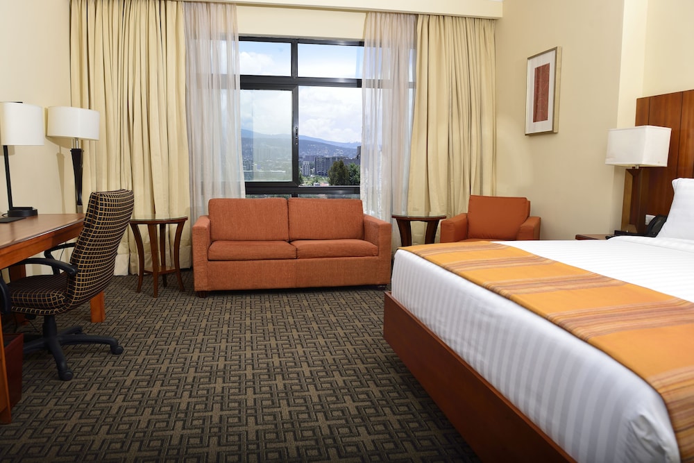 the hub hotel