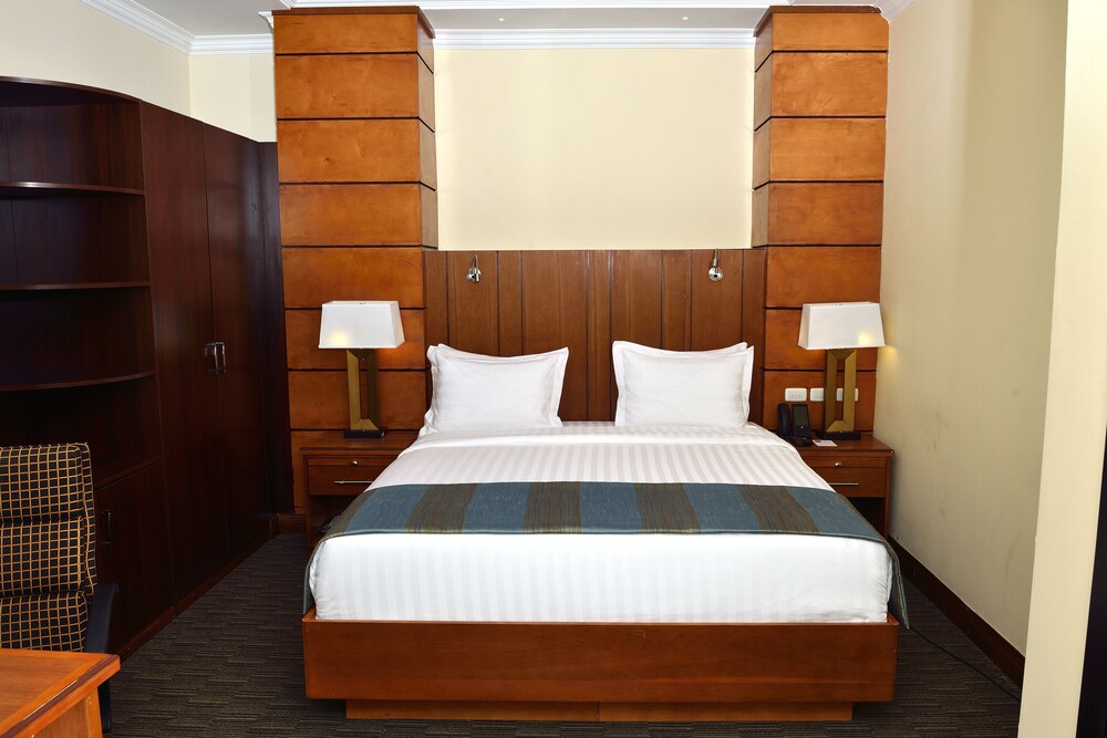 the hub hotel