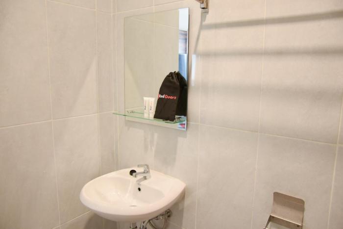 reddoorz plus near unimed medan