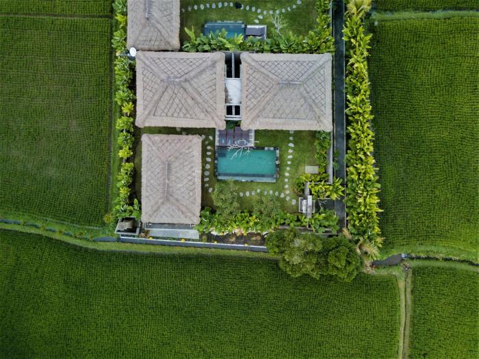 three gold luxury private villa