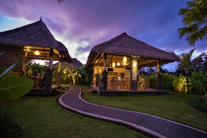 three gold luxury private villa