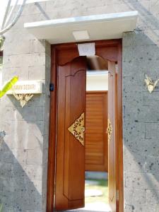 three gold luxury private villa