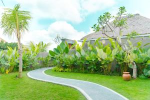 three gold luxury private villa