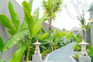 three gold luxury private villa