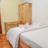 phinisi hostel bira