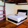 phinisi hostel bira