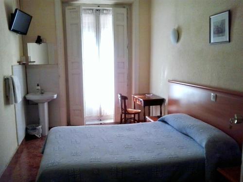 hostal alonso