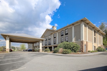 quality inn and suites boone university area