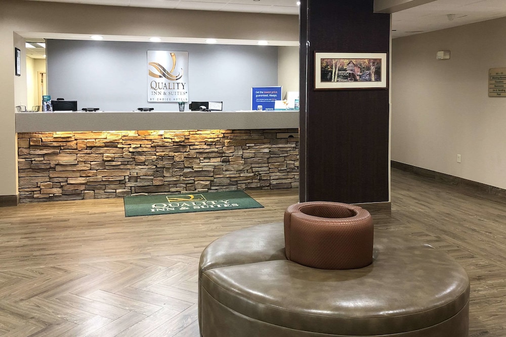 quality inn and suites boone university area