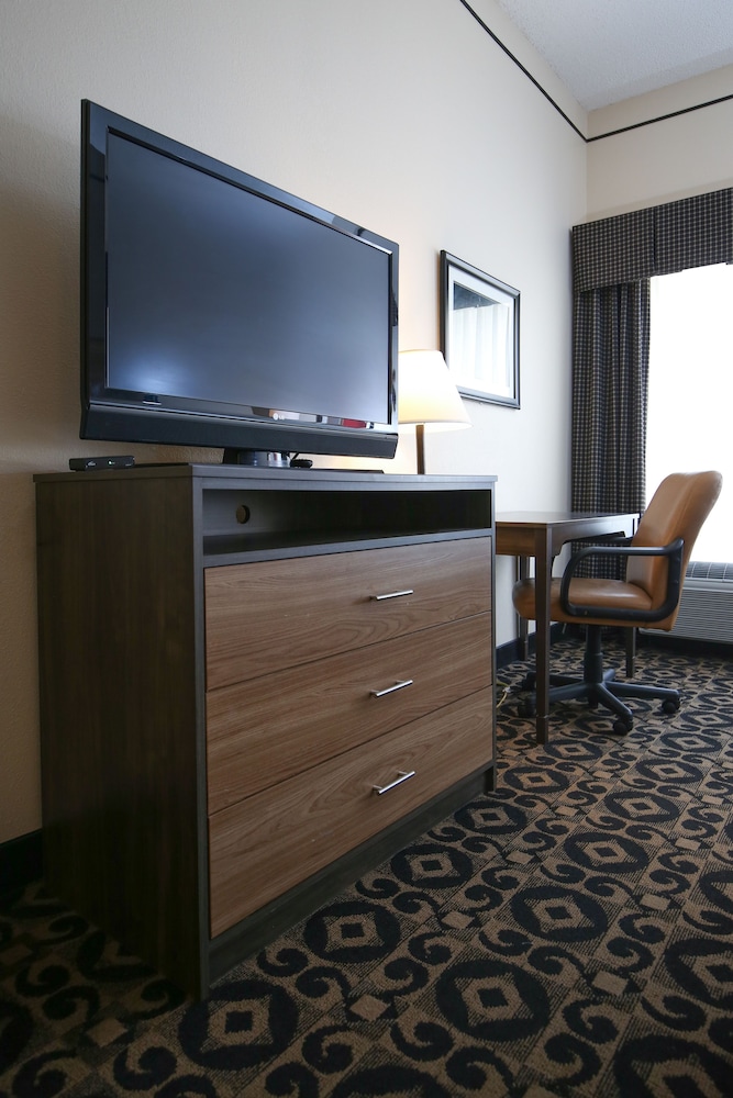 quality inn and suites boone university area