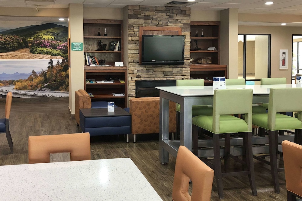 quality inn and suites boone university area