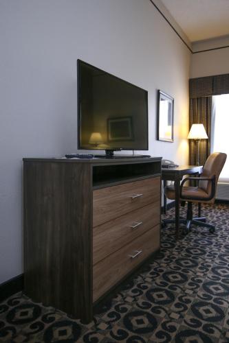 quality inn and suites boone university area