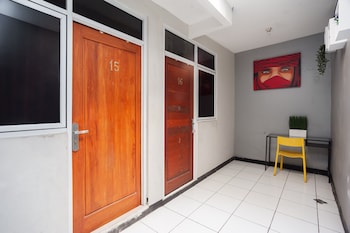 reddoorz plus near mall kelapa gading