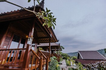 sunday huts lembongan