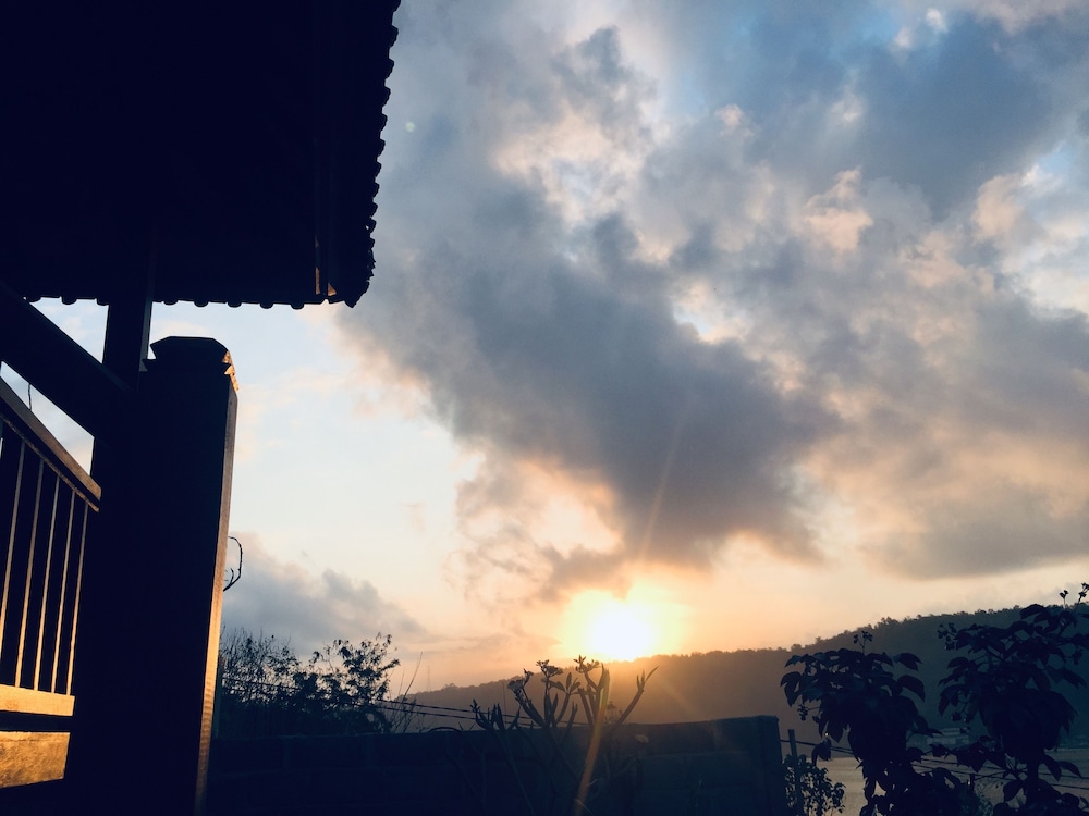 sunday huts lembongan