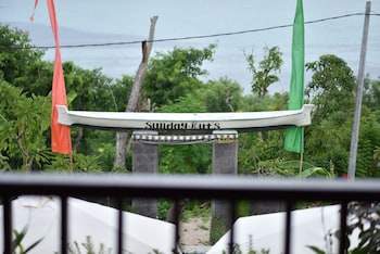 sunday huts lembongan