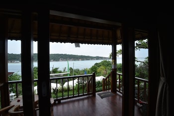 sunday huts lembongan