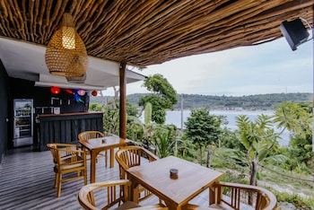 sunday huts lembongan