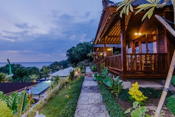 sunday huts lembongan