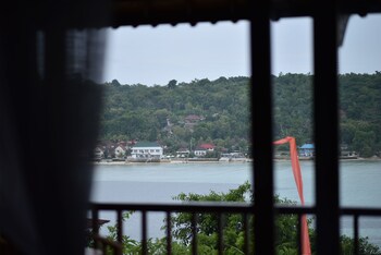 sunday huts lembongan