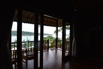 sunday huts lembongan