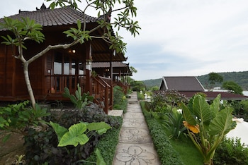 sunday huts lembongan