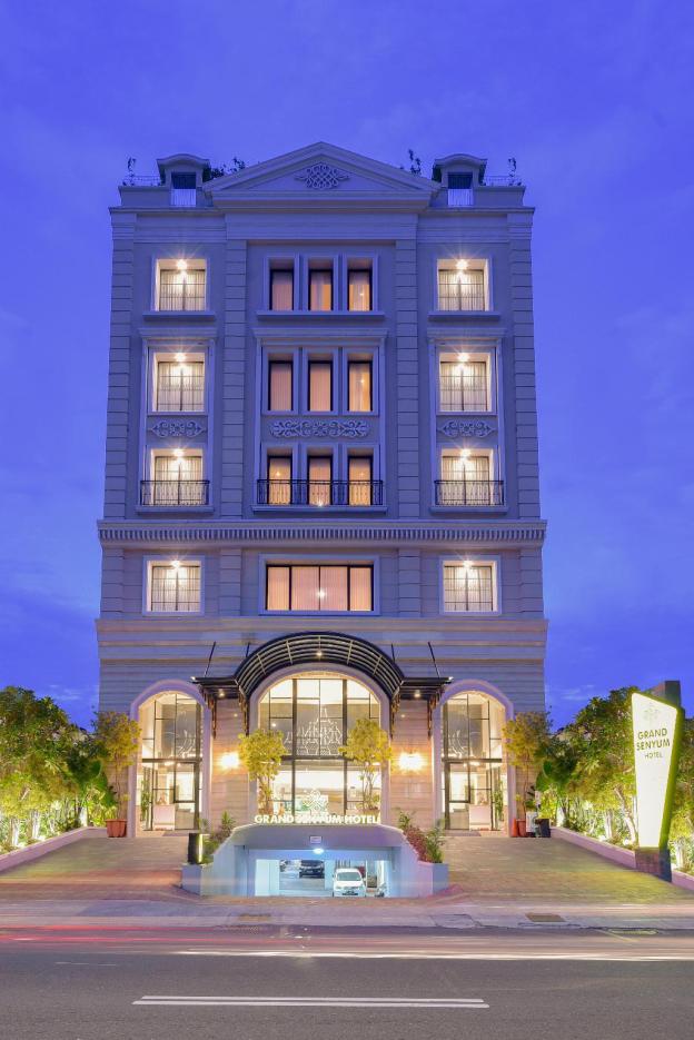 grand senyum hotel
