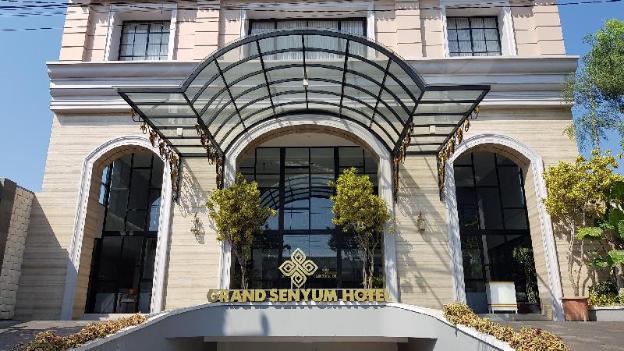 grand senyum hotel