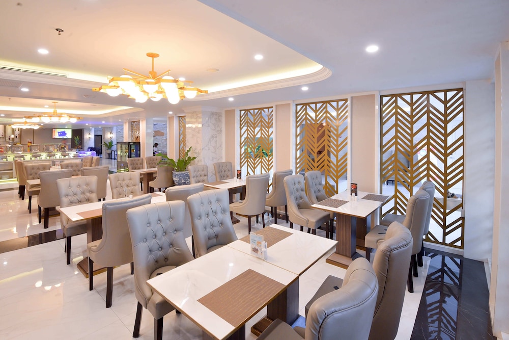 grand senyum hotel
