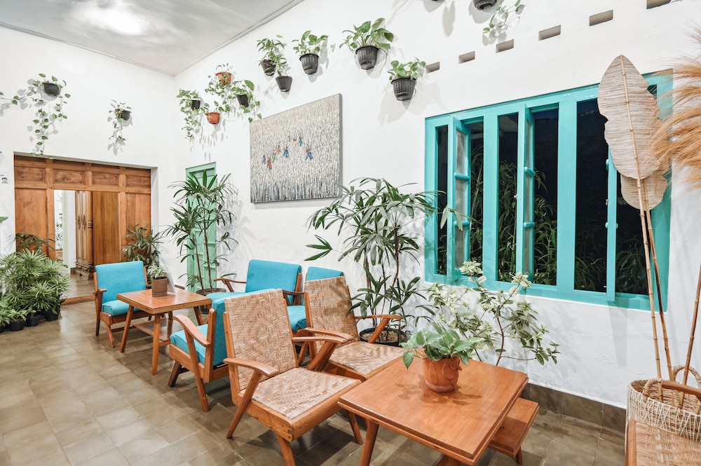 snooze guesthouse yogyakarta hostel