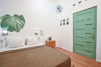 snooze guesthouse yogyakarta hostel