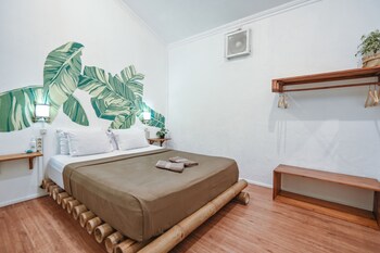 snooze guesthouse yogyakarta hostel