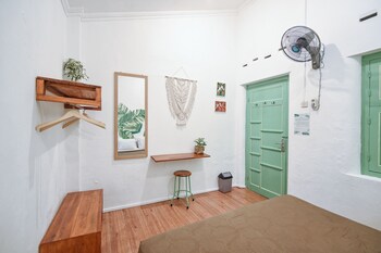 snooze guesthouse yogyakarta hostel