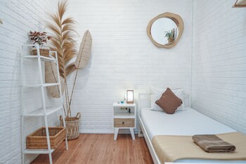 snooze guesthouse yogyakarta hostel