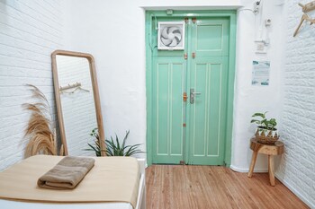 snooze guesthouse yogyakarta hostel