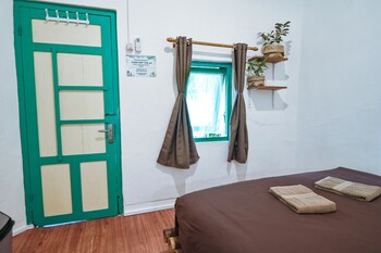 snooze guesthouse yogyakarta hostel