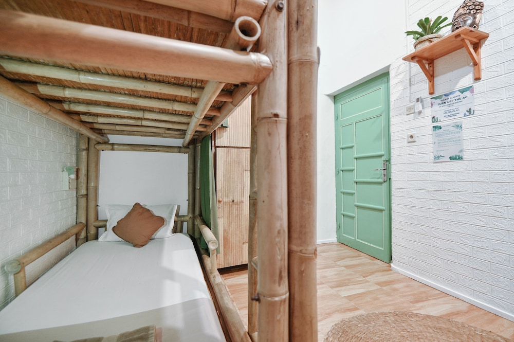 snooze guesthouse yogyakarta hostel