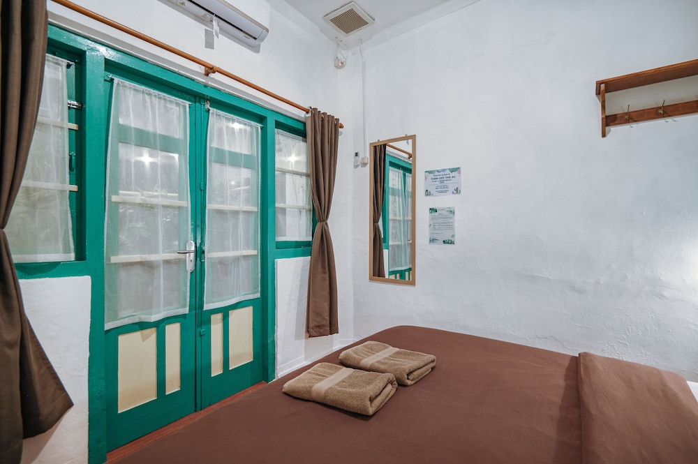 snooze guesthouse yogyakarta hostel