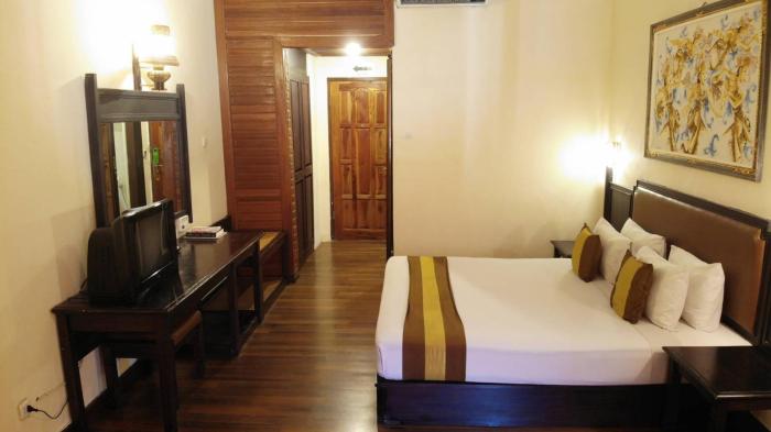 hotel the flora kuta bali