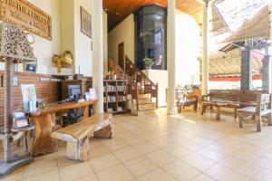 hotel the flora kuta bali