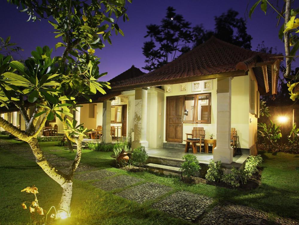 puri rinjani bungalows