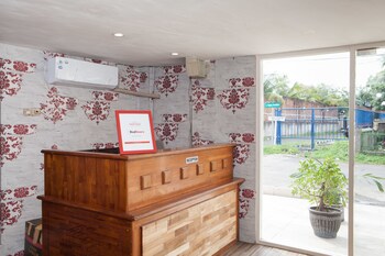 reddoorz near pelabuhan tanjung perak 2 surabaya