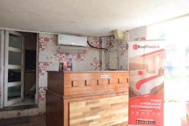 reddoorz near pelabuhan tanjung perak 2 surabaya