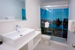 robin hood inn and suites