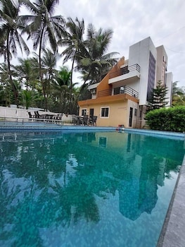 royal paradise hotel