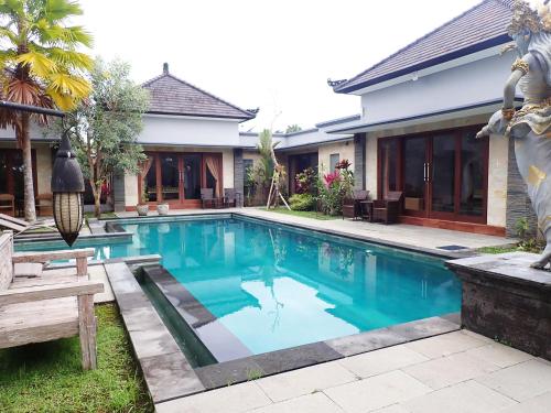 widi agung villa