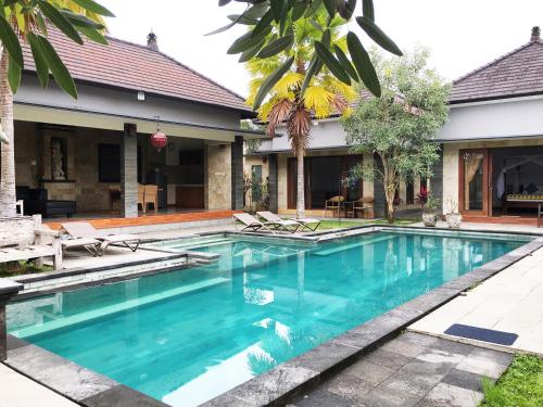 widi agung villa